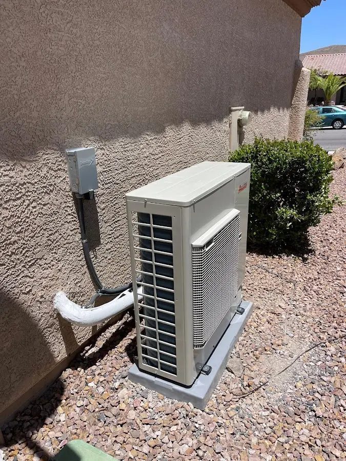 Residential air conditioning condenser unit in Macclenny
